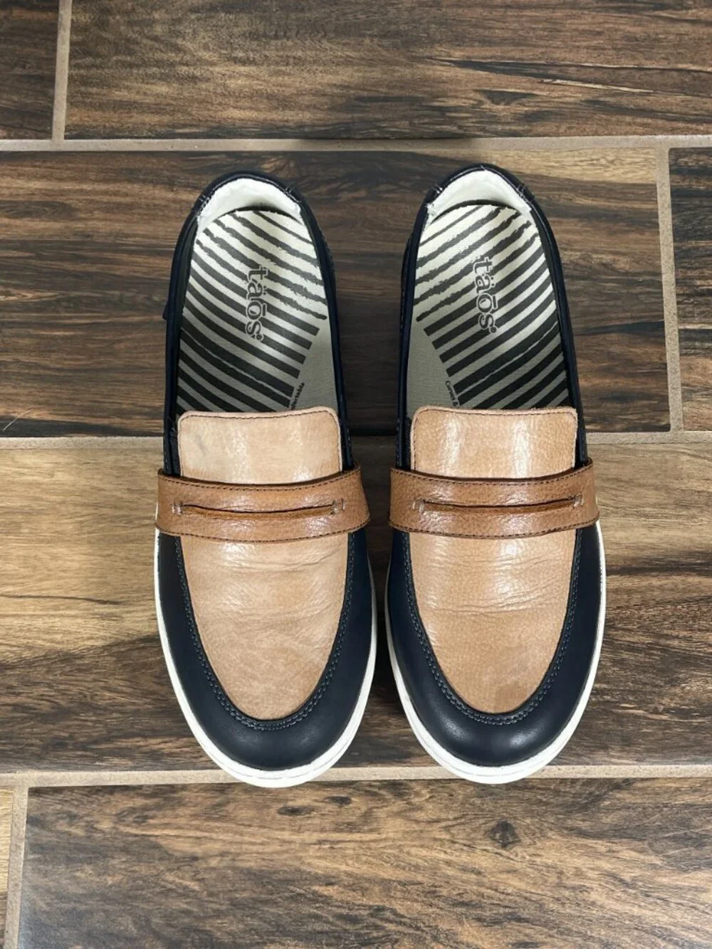 Taos Upward Shoes Womens Size 8 Black Tan Leather Slip On Comfort Loafers